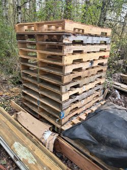 Used Wooden Pallets