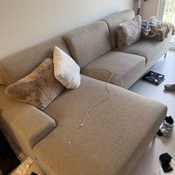 Couch barley used and clean