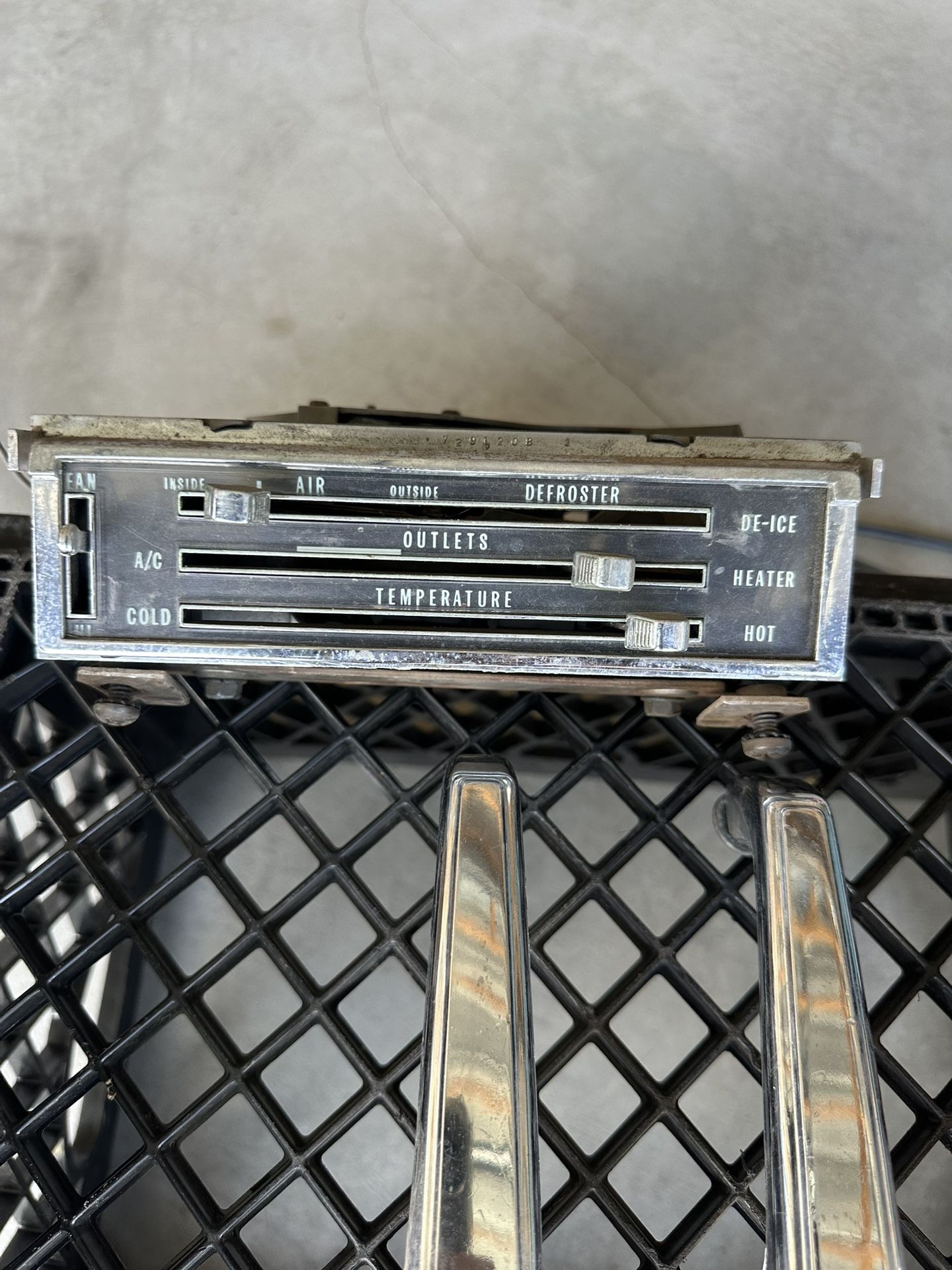 67/72 C10 A/C Controls