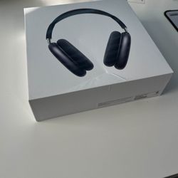 Apple AirPod Maxes Space Grey