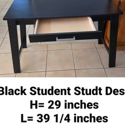 Black Desk