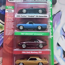 Auto World Deluxe 4 Pack 