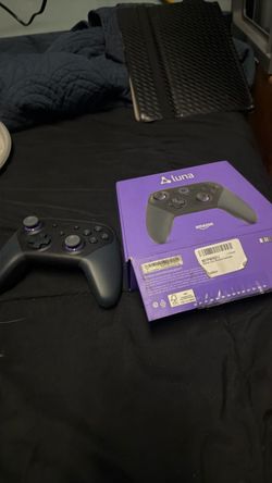 brand new Luna comptroller with box