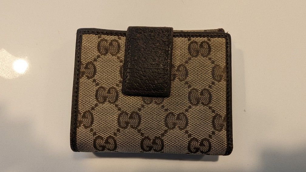Gucci Wallet Used