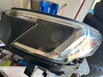 2022 Subaru forester headlight left driver
