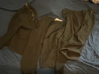 Dress closes