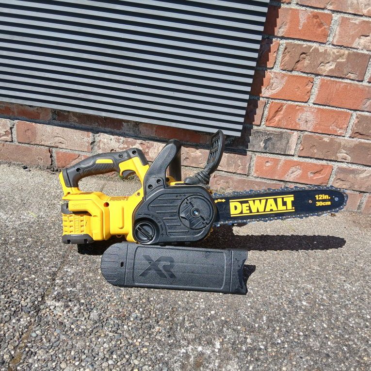 DeWalt 12" 20V Max XR Chainsaw w/ Battery