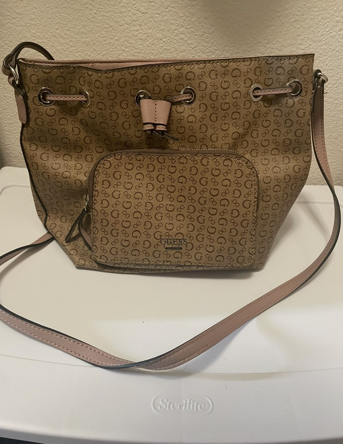 GUESS Brown Shoulder Bag
