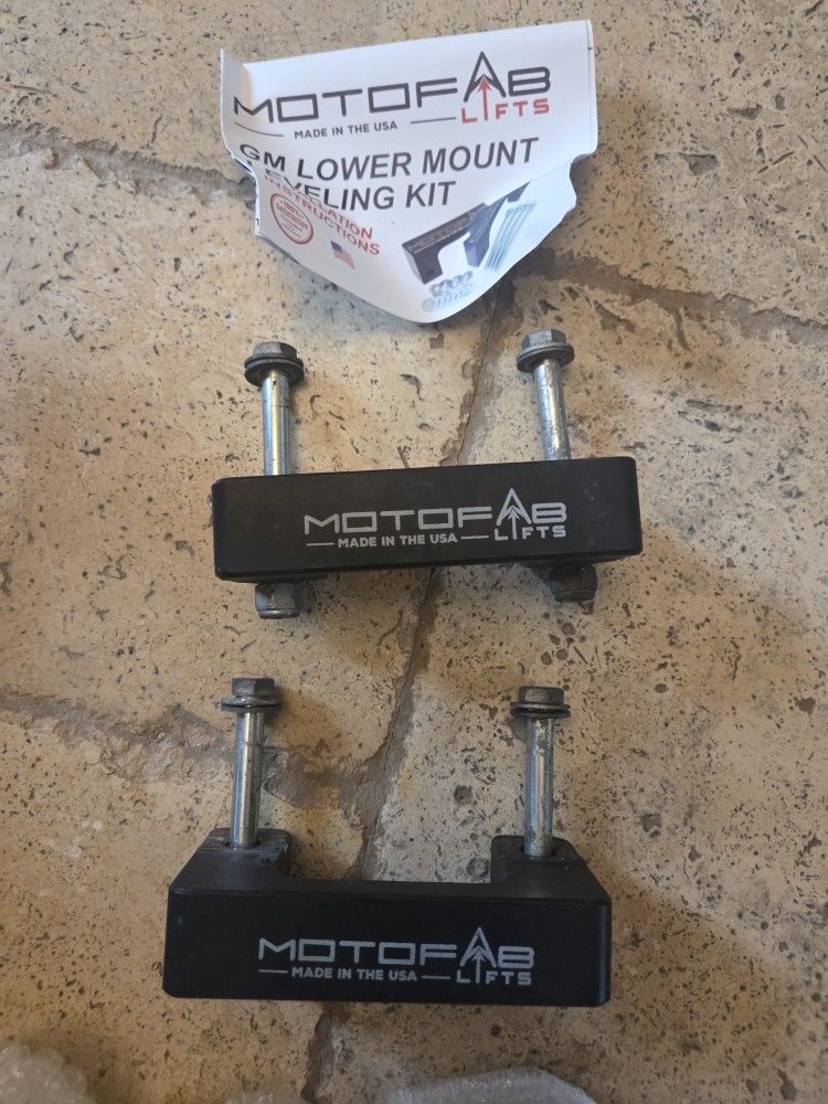 GM Lower Mount Leveling Kit 2 Inch