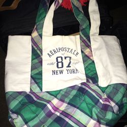 Like new AéRopostale tote bag only $15