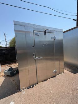 Walk-In Cooler 7’x7’