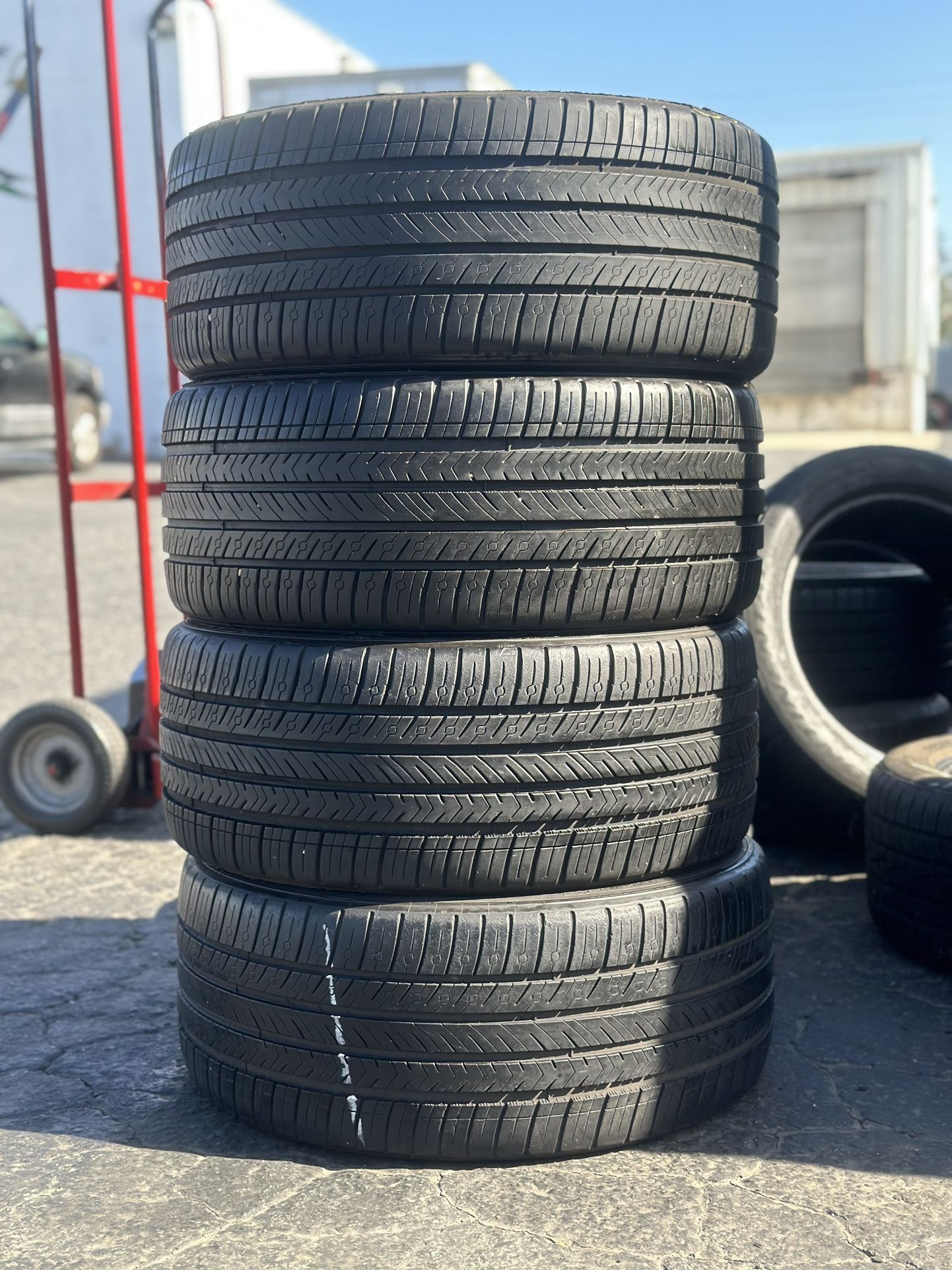 SET OF TIRE 245 40 18 MICHELIN 85% LIFE