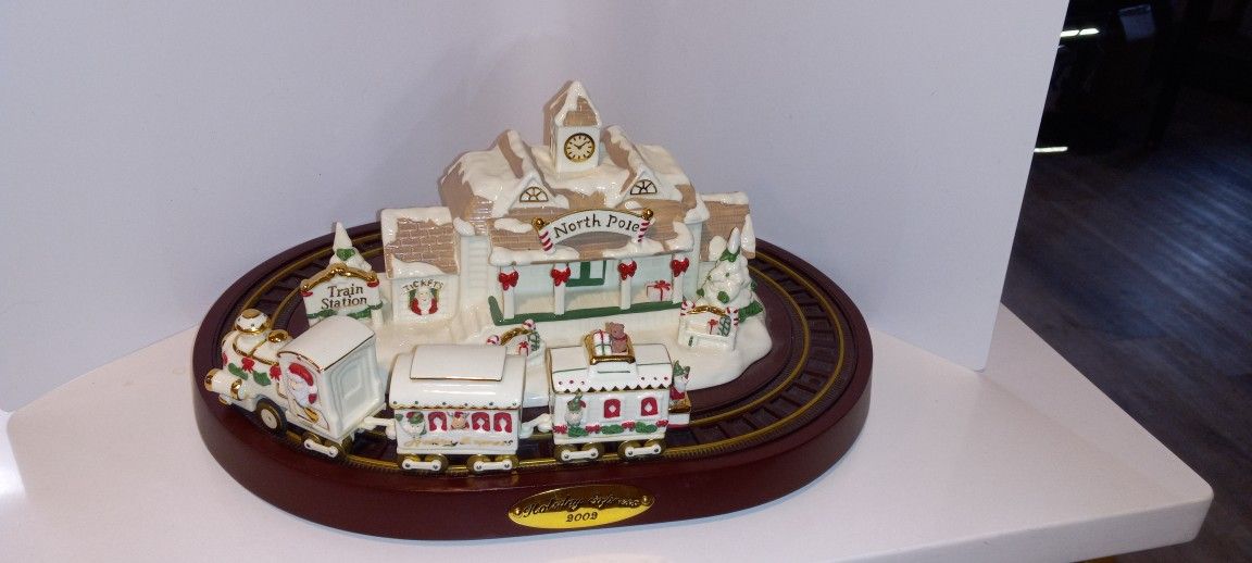 Holiday Express Porcelain Christmas Train 2002 Collection 