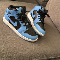 Jordan 1 Mids Size 6Y