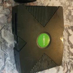Unlocked Original Xbox With Accessories (Read Description)