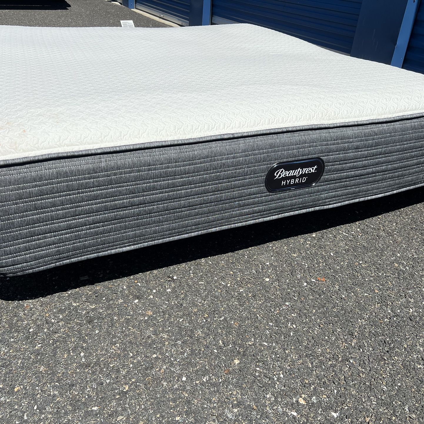 Soft Mattress King Size Mattress King Mattress ! Simmons Beautyrest Silver ! King bed ! Free Delivery