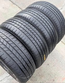 215/50/17 Michelin 📍📍 Vendo un set de llantas con 80% de vida las 4 📍🌟