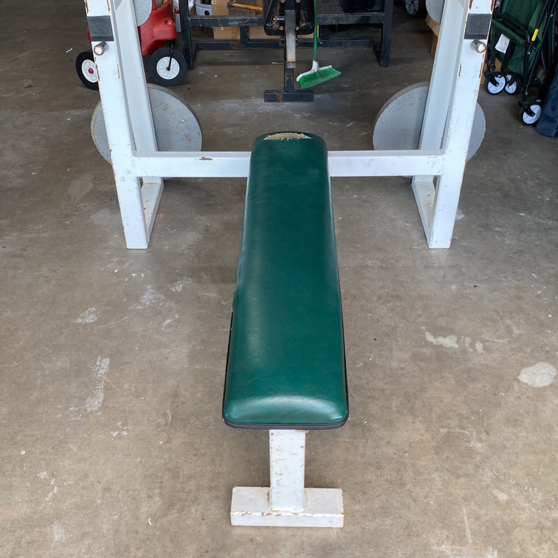 Weight Bench 