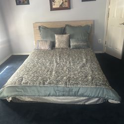 Queen Bef Frame 