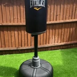 Everlast Omniflex Freestanding Boxing Punching Heavy Bag, Black, 59 to 67 Inches

