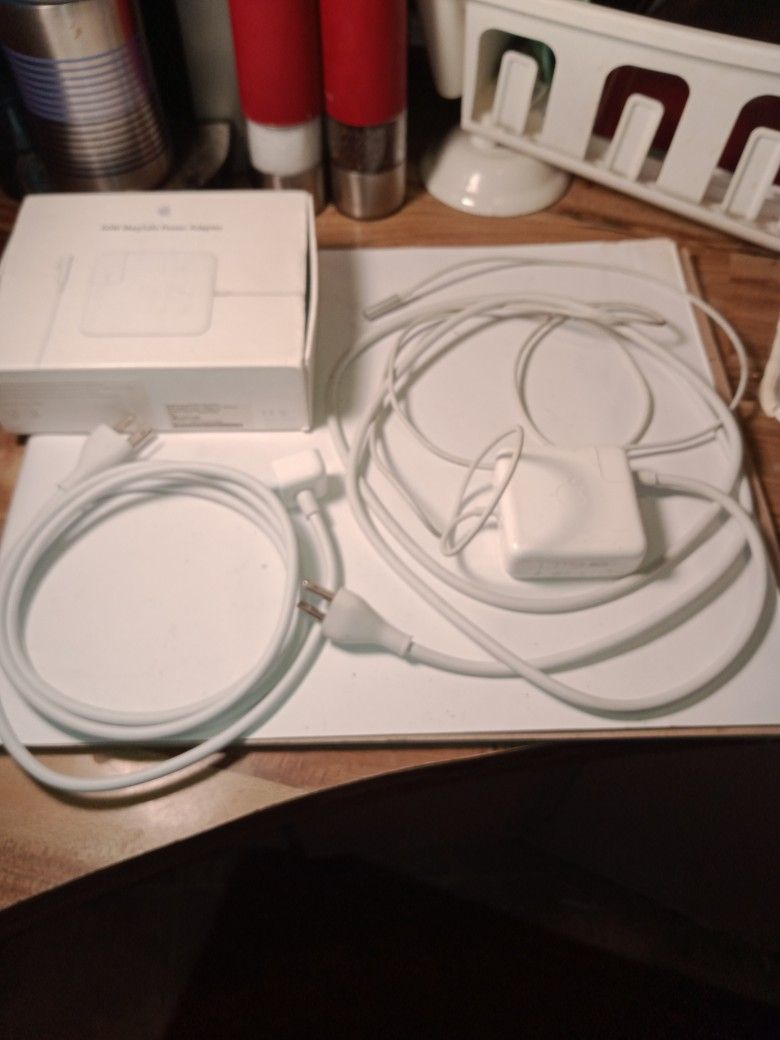 Apple MacBook Pro Power Cord 60 W Mag Safe Power Adapter
