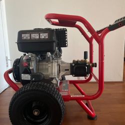 Pressure Washer PREDATOR 4400 PSI - 4.2 gpm Like New 