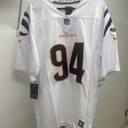 Cincinnati Bengals Sam Hubbard stitched jersey size X-Large 