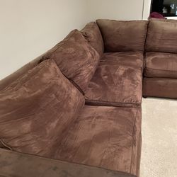 Crate & Barrell Couch 