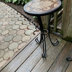 Very nice iron base Mosaic Top. Browns On Top. Black Iron Base Table  