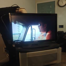 Phillips 32-in Flat Screen TV No Remote