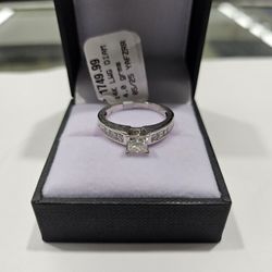 Channel Princess Dismind Cut Ring 