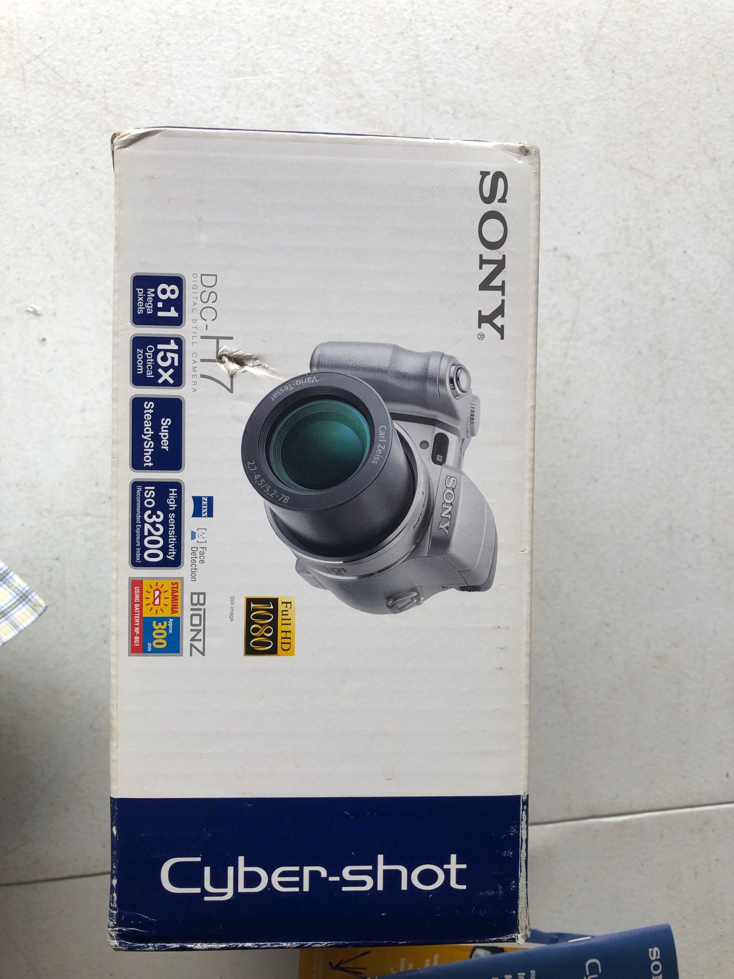 Sony Cyber-shot DSC-H7 digital camera