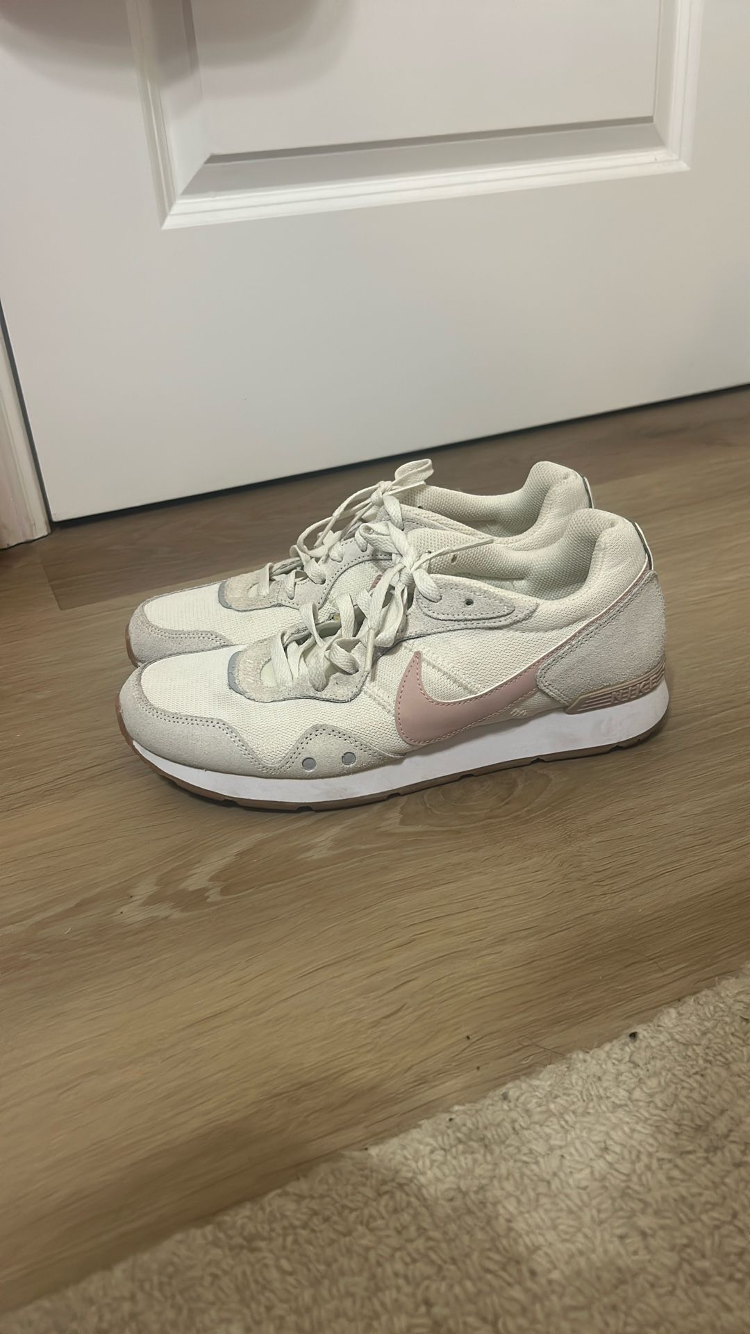 Nike Venture Runner Shoe