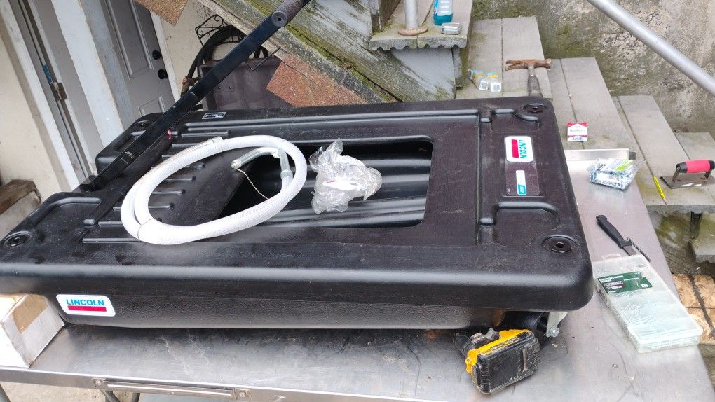 Lincoln 3669 Low Profile 17 Gallon Portable Truck Drain Cart