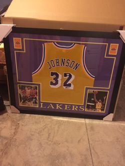 LA Lakers Magic Johnson signed Framed Jersey Memorabilia