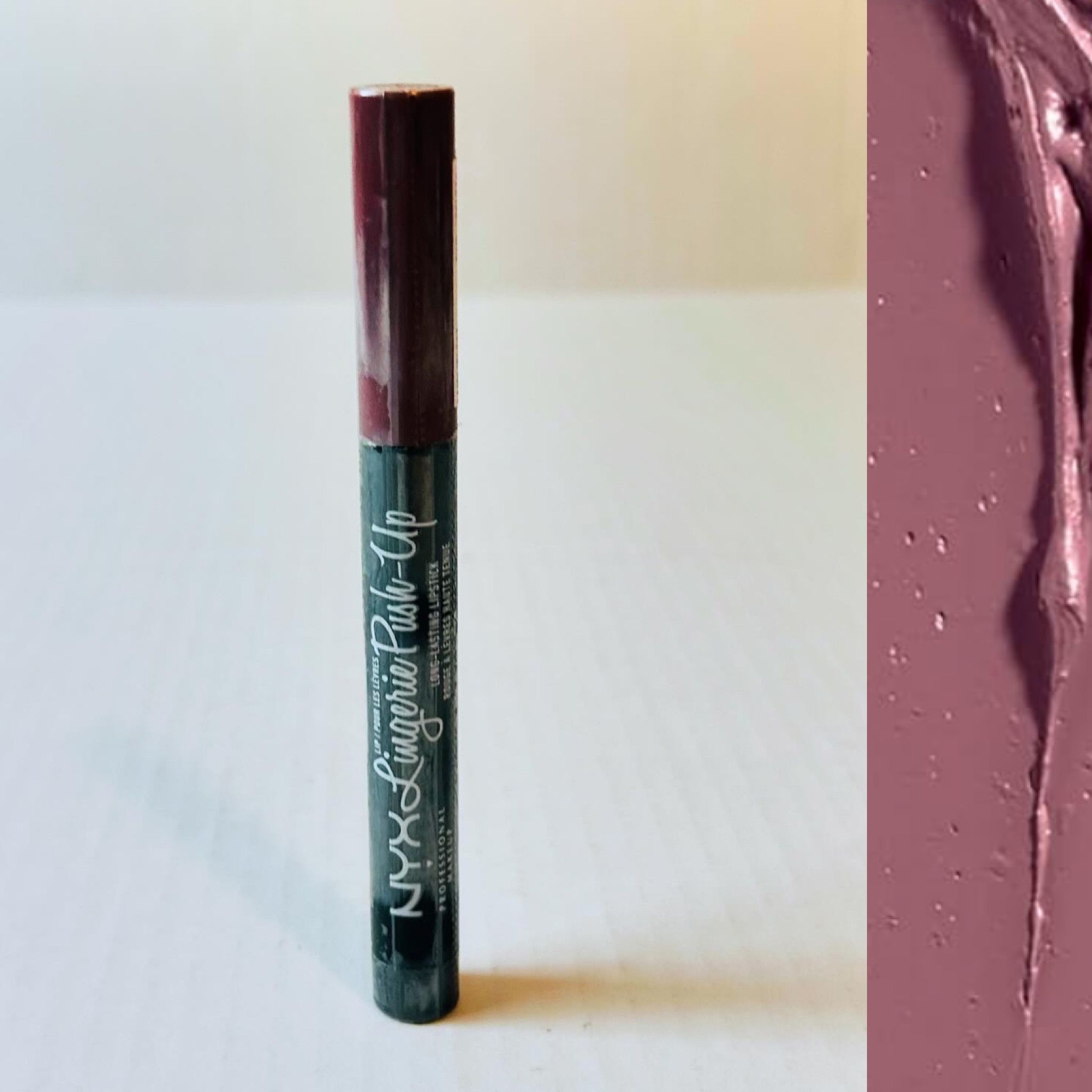 NYX Lingerie Push Up Lipstick 02 Embellishment