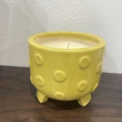 Yellow vase Candle 