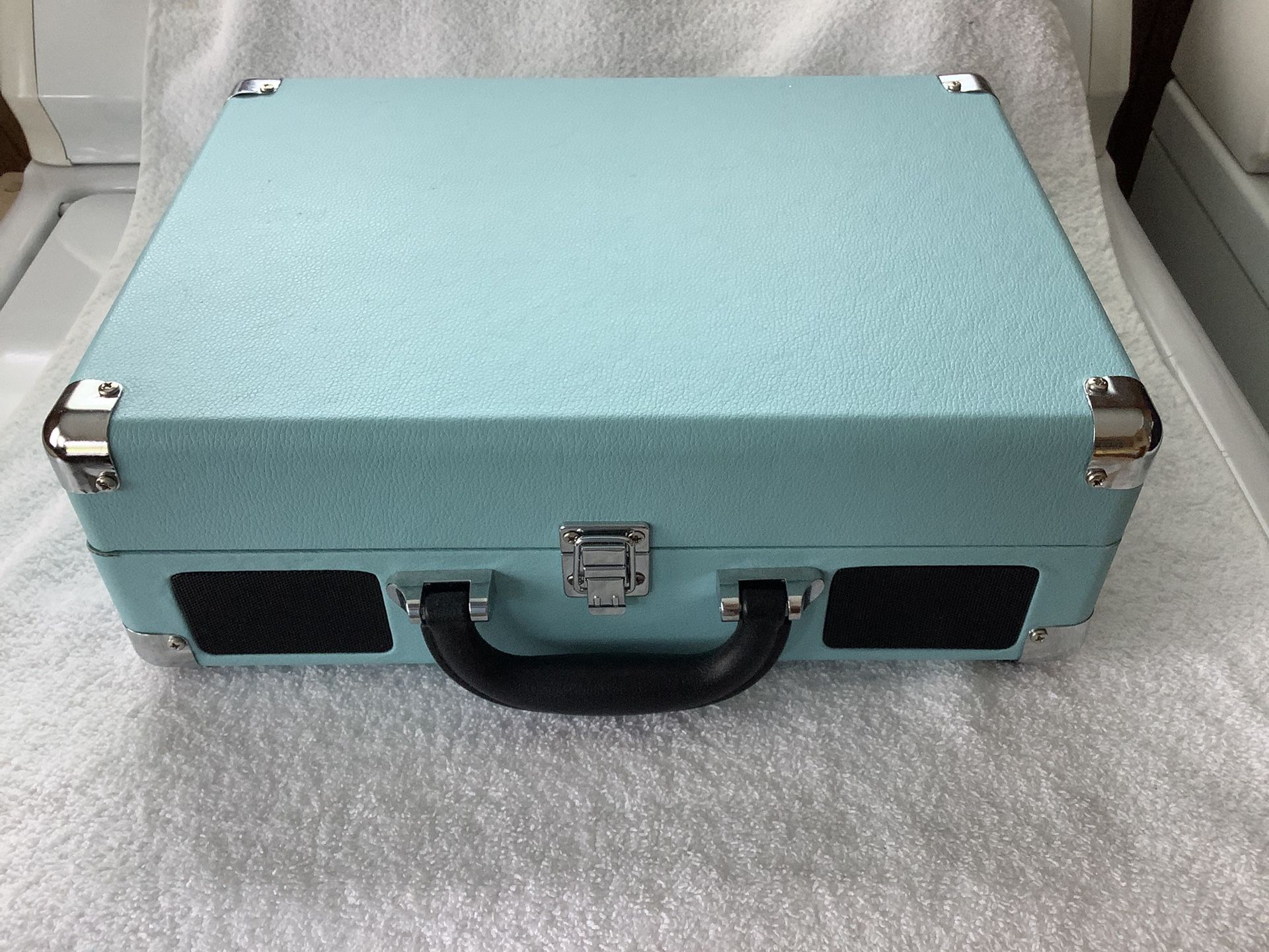 Victoria Turntable With Bluetooth And Output For Additional Speakers