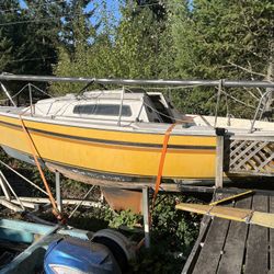 22 Ft Buccaneer Sailboat