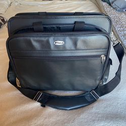 COMPUTER CARRYING CASE