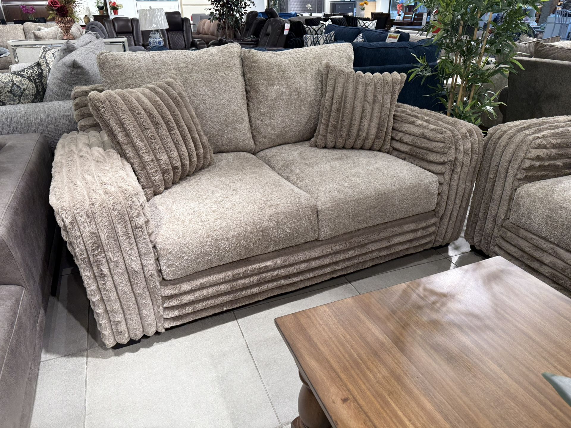 Oversize Sofa Set With Deep Seats ✨ Easy Financing Available ✨ No Credit Needed