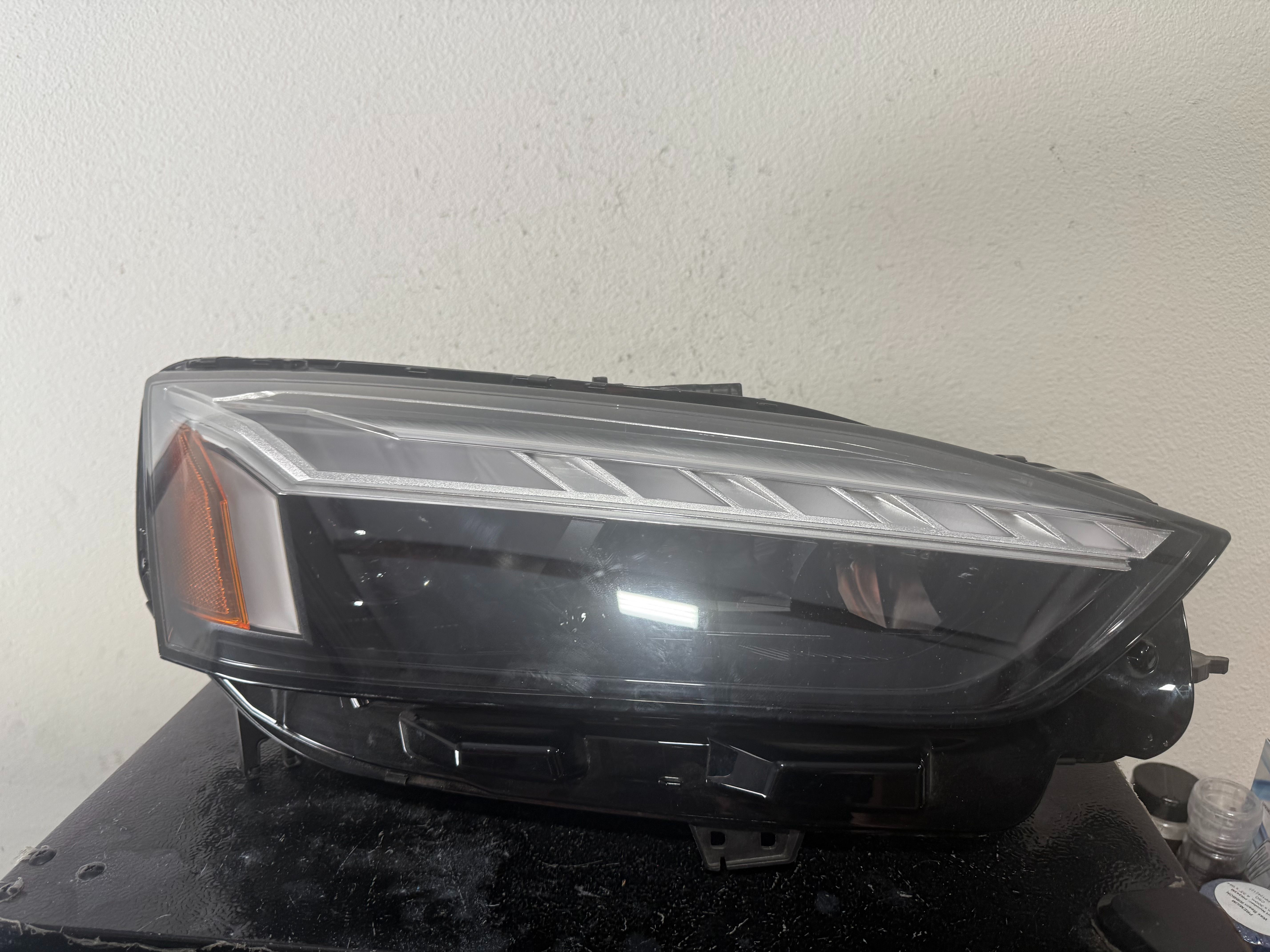 AUDI A5 RIGHT HEADLIGHT 2022