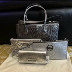 Michael kors set