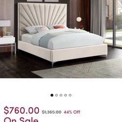 Manila Upholstered Platform Bed
