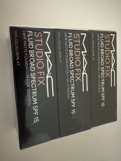 Mac Studio Fix Fluid Broad Spectrum SPF 15