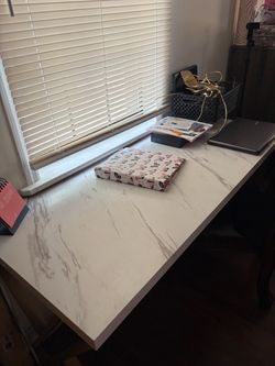 Computer desk