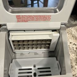 Frigidaire Ice Maker