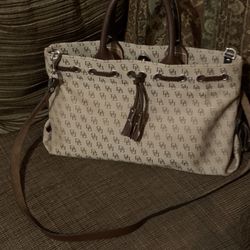 dooney and bourke Bag 