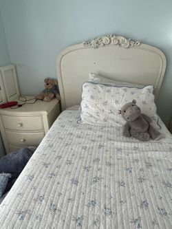 Twin Bedroom set