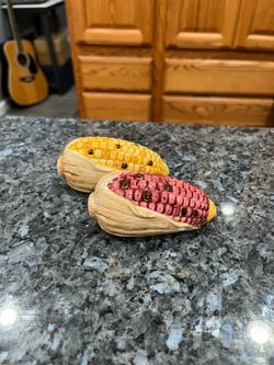 Vintage Ceramic Corn on Cob Pair of Salt and Pepper Shakers on Husk.  Preowned never used.  Brand Jay import company stickers on the bottom.